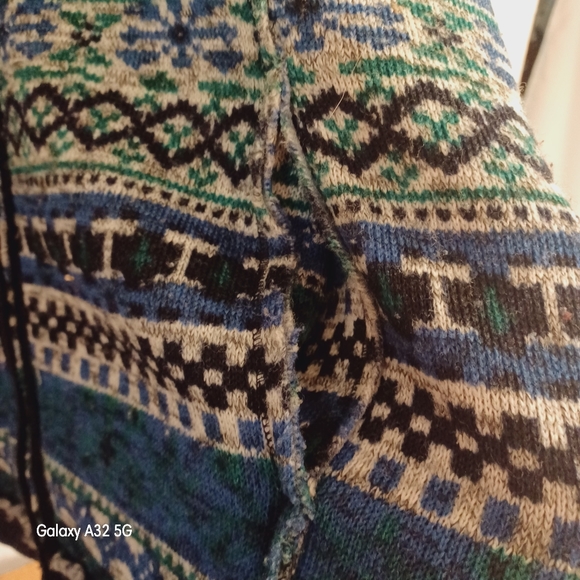 Button up hooded sweater jacket - Picture 6 of 6